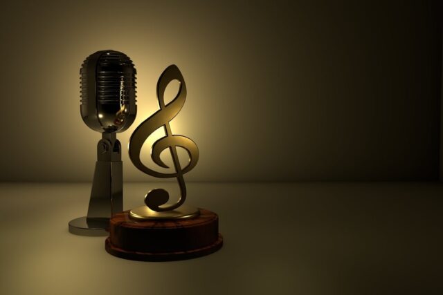 Top 15 cantantes famosos con mas premios