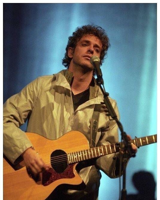 Vocalistas de bandas que triunfaron como solistas 5 Vocalistas 5