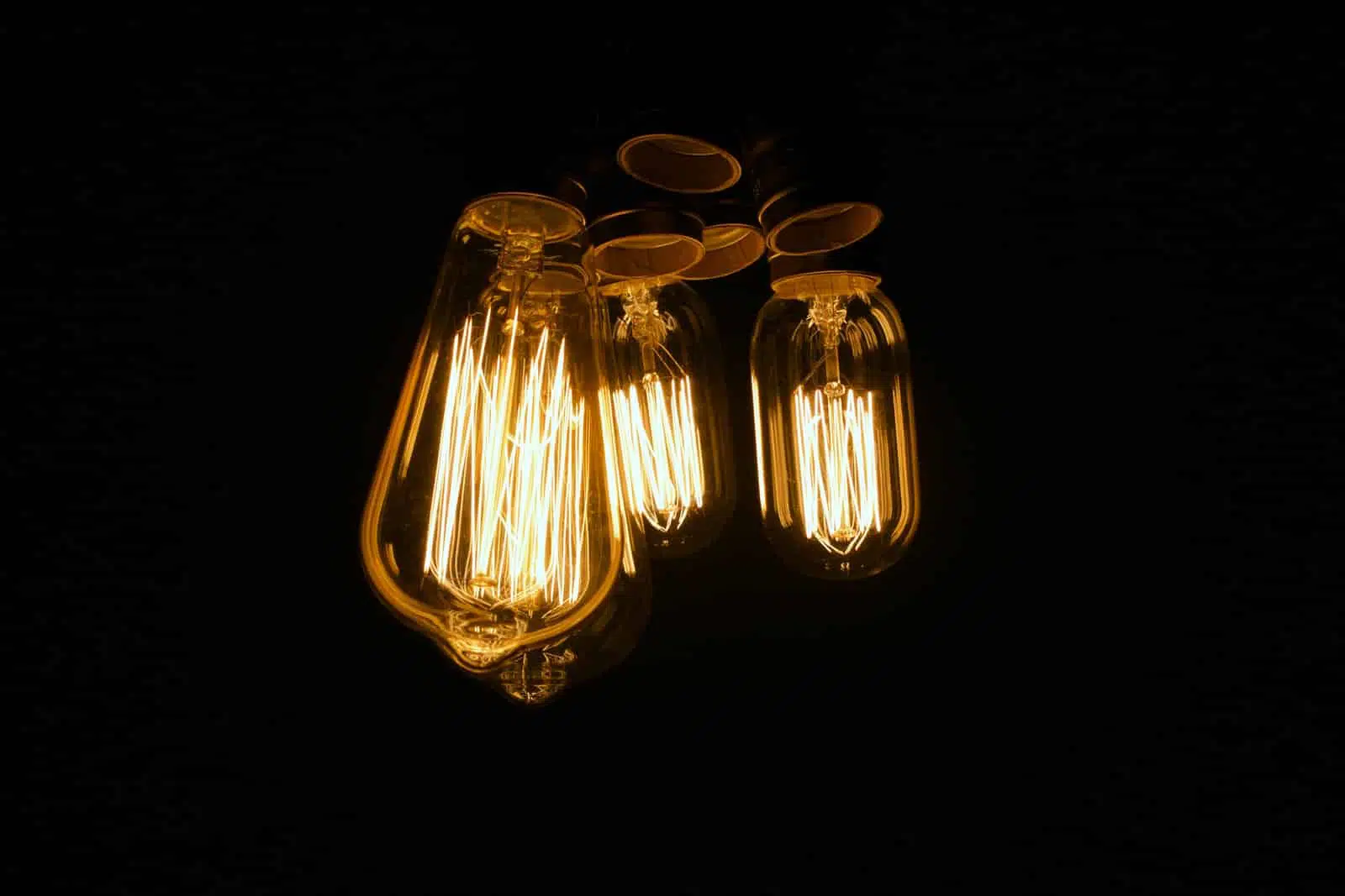 5 Claves para ahorrar en las facturas de la luz en 2021