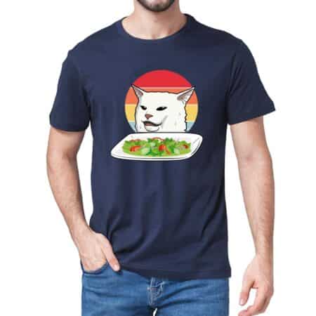 Camiseta gato enfadado en la mesa 2