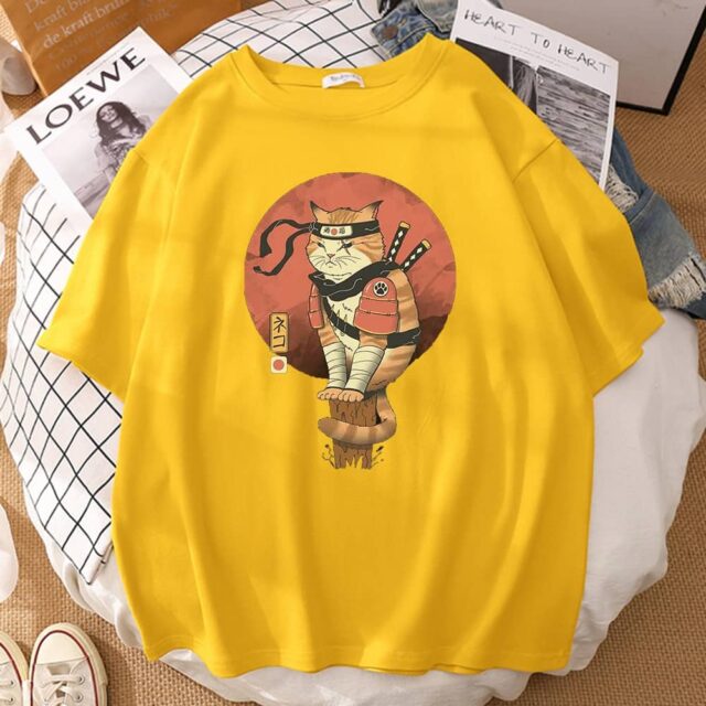 Camiseta Gato Ninja japonés color amarillo