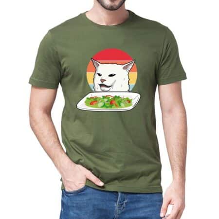 Camiseta gato enfadado en la mesa 4