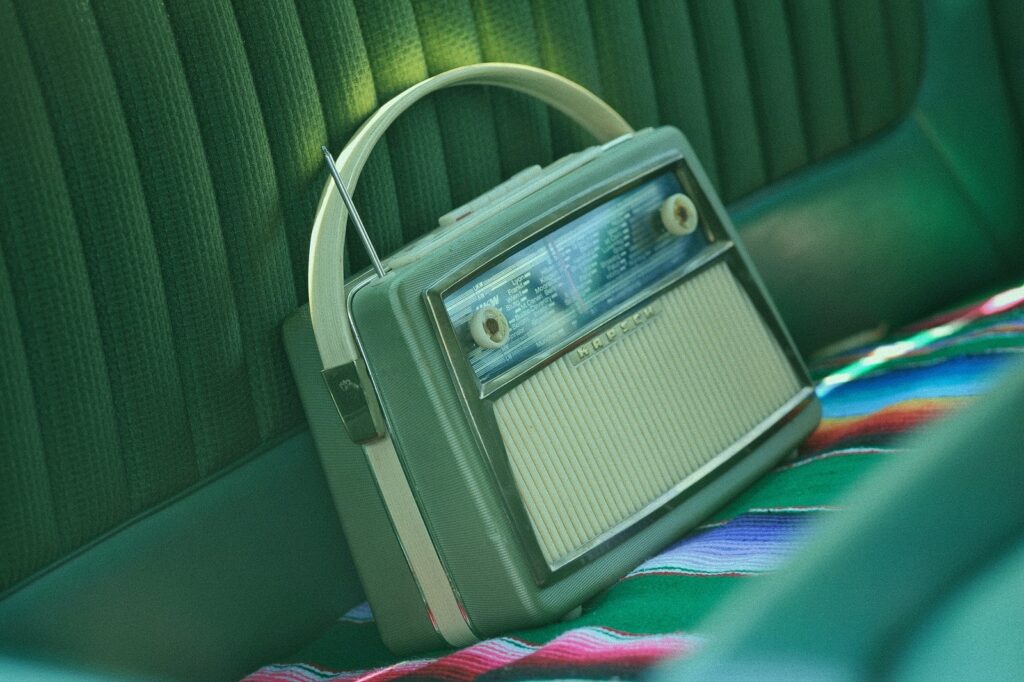 gray cassette radio