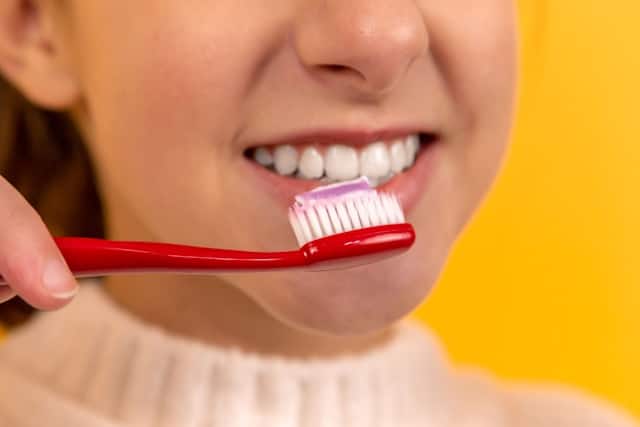 Cómo adaptar tu higiene bucodental según la edad: consejos para cada etapa 3 odontologia y dentistas en Sevilla